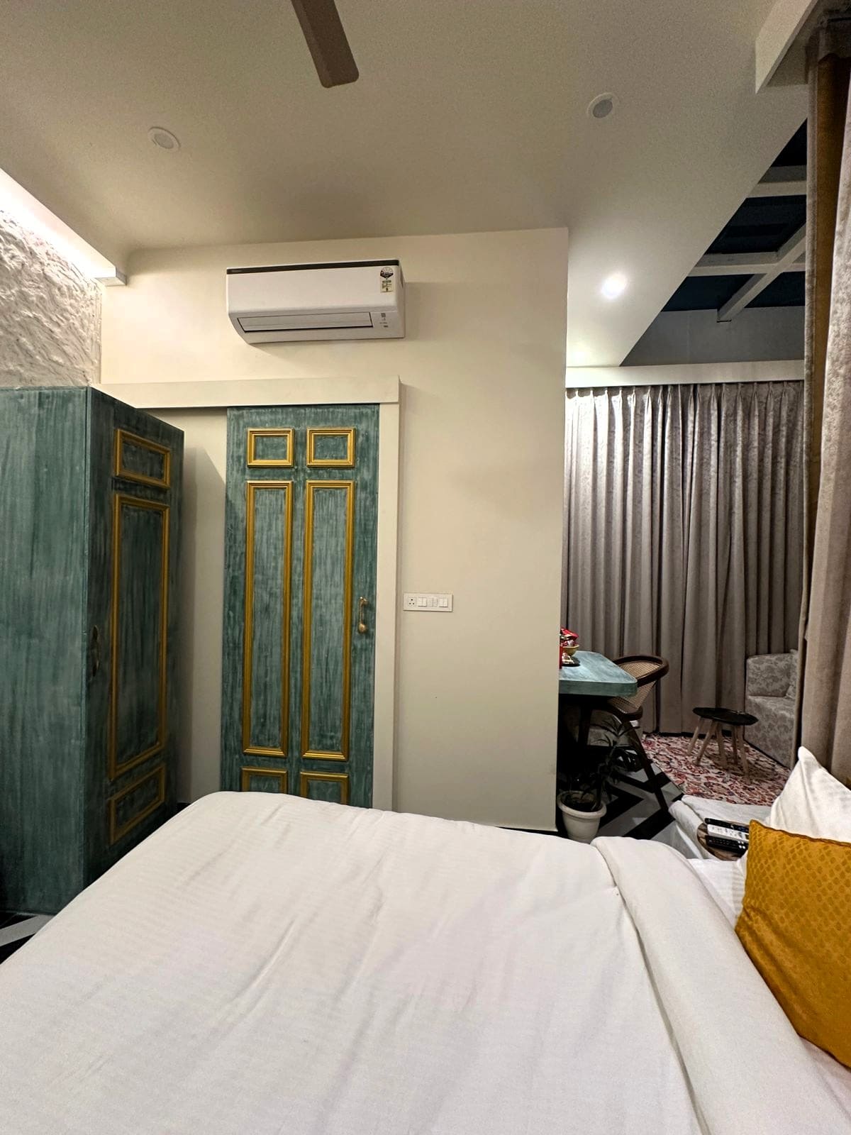 Classic Deluxe Room